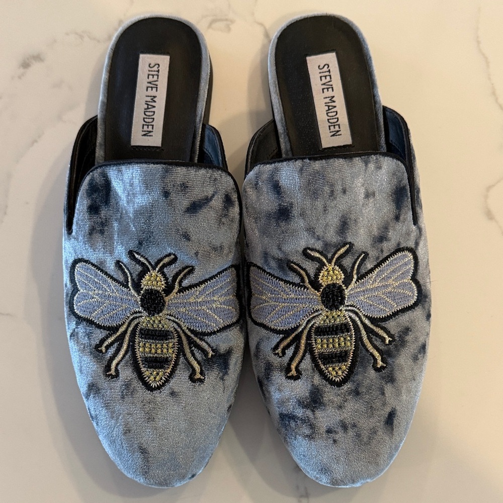 Steve Madden Gray Bee Embroidered Slippers